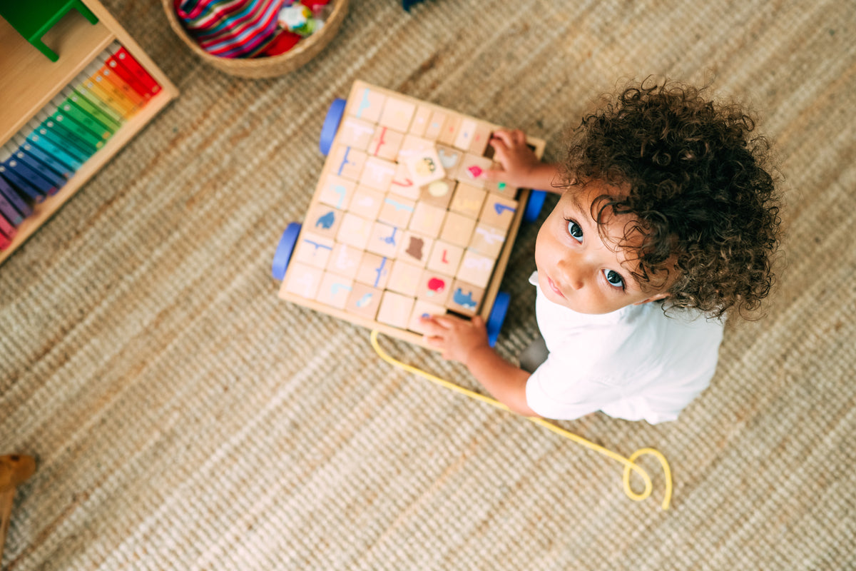 Wooden Arabic Alphabet Cubes by Dardasha